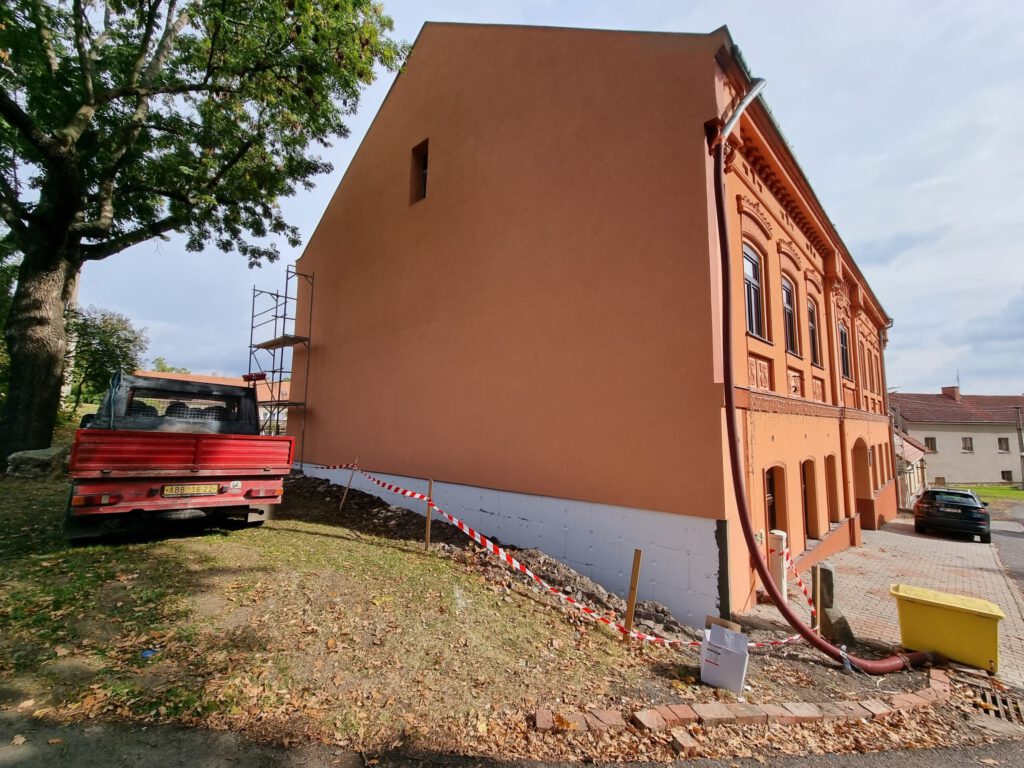 Obecní úřad Lipno – zateplení a rekonstrukce interiéru